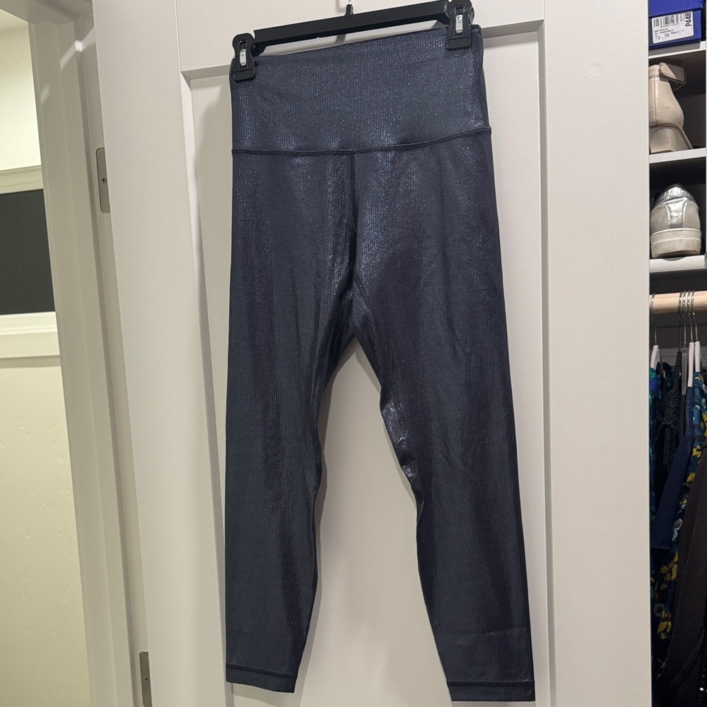 lululemon athletica Align 23” Size 6. Sparkling Leggings midnight gray.